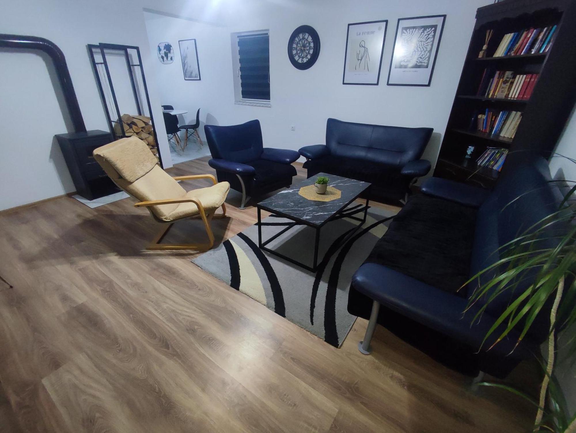Apartment Colic
